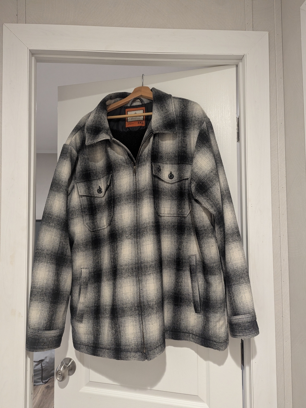 Legendary Whitetails Black & White Plaid Lightweight Shirt Jacket